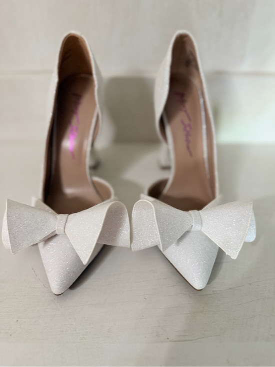 Betsey Johnson Shoes - Betsey Johnson White Glitter Bow Pointed Toe Heels